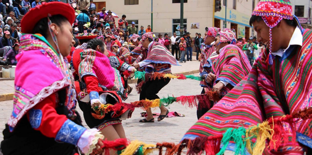 En este momento estás viendo Conferencia Conecta Cultura: “La cultura de Perú, una belleza tradicional”